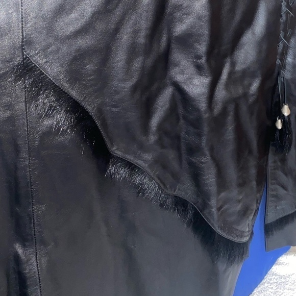 Black Leather gorgeous woman’s coat with amazing details and style NWT - Picture 11 of 17